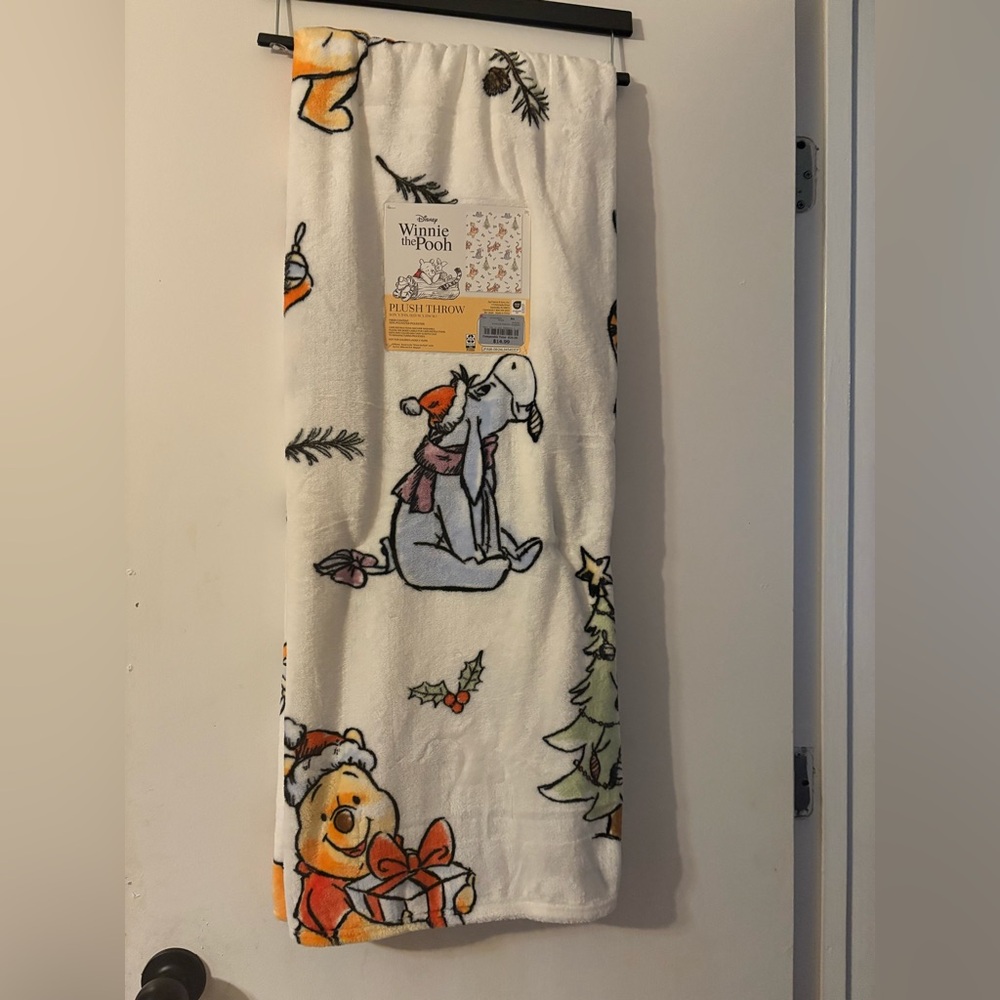 Winnie the pooh xmas blanket